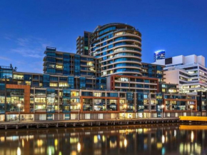 Luxury Premium 2-Bedroom Oasis near Yarra River